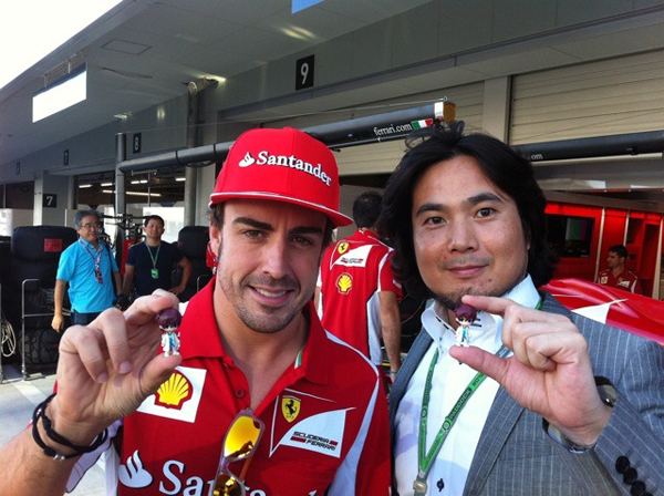 Fernando Alonso y Hideo Baba  Fernando Alonso y Hideo Baba
