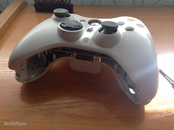 xbox-360-xbox-one-perifericos-mandos-estropeados-mantenimiento-microsoft, arreglar-mandos-consola-estropeados-borntoplay