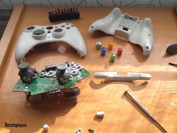 xbox-360-xbox-one-perifericos-mandos-estropeados-mantenimiento-microsoft-arreglar-mandos-consola-estropeados-borntoplay